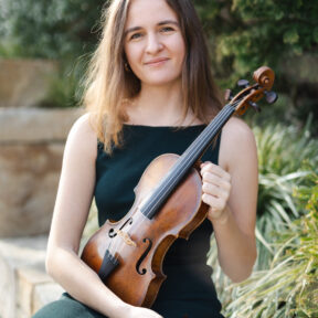 Lara Mladjen