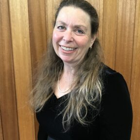 Laura Arnow